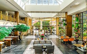 โรงแรมมณเฑียร สุรวงศ์ กรุงเทพ